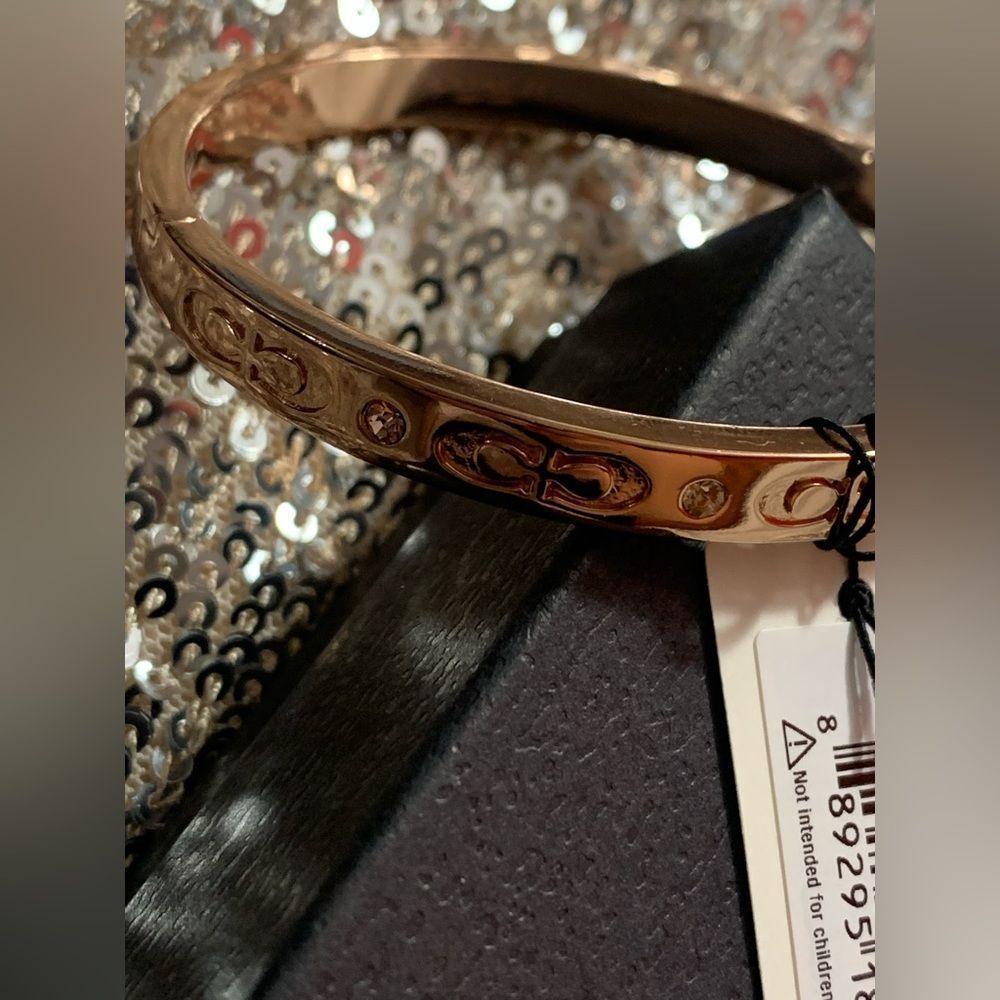 NEW Coach Kissing C Hinged Bangle - Rosegold - Picture 6 of 8